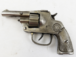 lot 198 image: Vintage 1930s Kilgore Cast Iron Rotor Fifty Toy Cap Gun