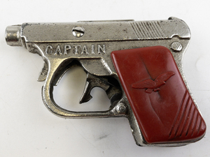 lot 201 image: Vintage 1940 Kilgore Captain Cast Iron Toy Cap Gun