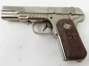 lot 210 image: 1940s Hubley Army .45 Cap Toy Gun