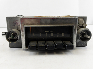 lot 241 image: Vintage Philco-Ford Auto Radio Model 12V NEG GND -Untested