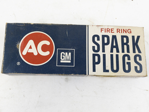 lot 242 image: Vintage Set of 8 AC GM Fire Ring Spark Plug in Original Box