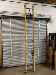 20' Fiberglass extension ladder