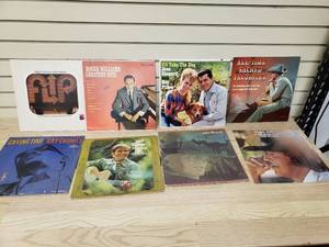 lot 29 image: 8 Record Albums