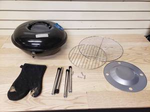 lot 50 image: Cuisinart Charcoal grill