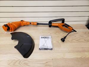 lot 61 image: Workx 5.5 AMP Electric Grass Trimmer Edger