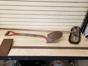 lot 68 image: Ice breaker, shovel, and broom