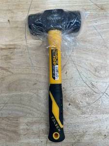 lot 101 image: Tolsen 3.3lb Sledge Hammer 25900 (0714258.75)