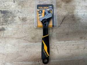 lot 41 image: Tolsen Adjustable Wrench (0714257.30)