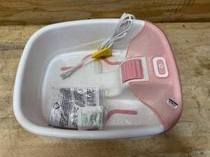 lot 123 image: Homedics Bubble Bliss Deluxe Foot Bath Heated Massaging Foot Spa Pink