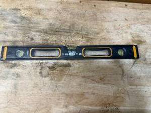 lot 125 image: Tolsen 24 Magnetic Level (0714259.05)