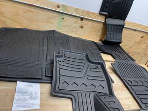 lot 139 image: Toyota RAV4 2019-2023 Floor Mats