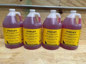 lot 142 image: Lot of 4 - Stanley STCTW004 Car and Truck wash Detergent, Car & Truck, Red