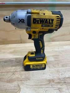 lot 15 image: DEWALT 20V MAX XR Cordless Brushless 34 in. High Torque Impact Wrench with Hog Ring Anvil and 4.0Ah Battery
