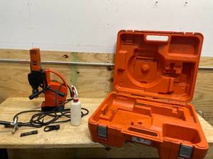 lot 33 image: JCM 125 Q Magnetic Base Drill Up To 1 14 in (32 MM)
