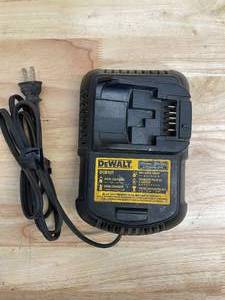 lot 163 image: DeWALT12-Volt-20-Volt Max Lithium-Ion Battery Charger