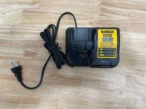 lot 169 image: DEWALT 20V MAX Battery Charger (DCB112)