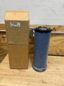 lot 201 image: JOHN DEERE AT280663 Secondary Air Filter Element