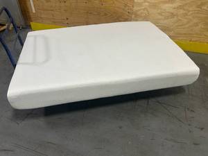 lot 214 image: ZINUS Queen Mattress- 8-12 Thick
