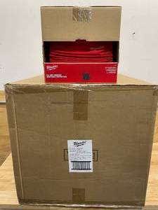 lot 39 image: Milwaukee 80 Multi Functional Neck Gaiters HD-Red