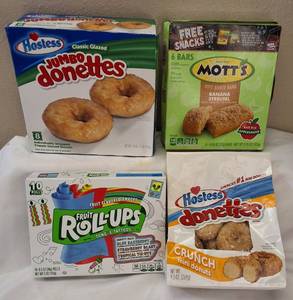 lot 15 image: SNACK Lot  Hostess Jumbo & Mini Donuts , Motts Soft Baked Bars & Fruit Roll- Ups