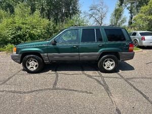 1998 JEEP GRAND CHEROKEE LAREDO *4x4 w/ No Accidents* (NO RESERVE)