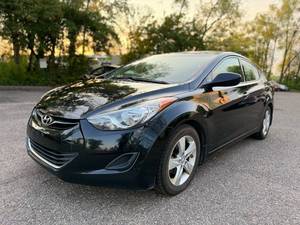 2013 HYUNDAI ELANTRA GLS (NO RESERVE)