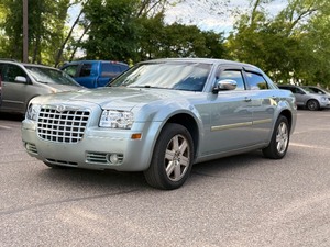 lot 19 image: 2006 CHRYSLER 300 TOURING All wheel Drive w No Accidents (NO RESERVE)