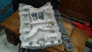 lot 69 image: Edelbrock Performer 455 Oldsmobile Intake Manifold.