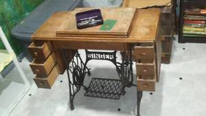 lot 79 image: Vintage Singer Treadle Sewing Machine.