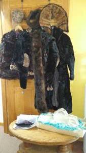 lot 81 image: Vintage Fur Cape, Scarf, Hats, Wedding Dress, Gloves and more.