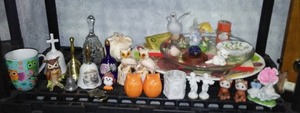 lot 118 image: Tchotchke Owls, Enesco, Bells and More.