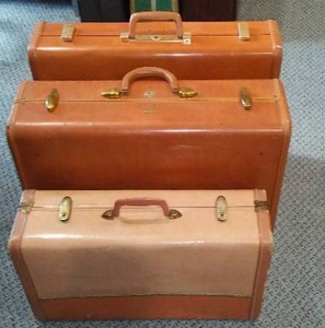 lot 120 image: Vintage Samsonite Hardcase Suitcases (3) Exquisitely Clean,