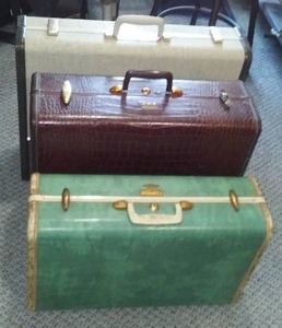 lot 121 image: Vintage Samsonite Hardcase Suitcases (3) Exquisitely Clean.