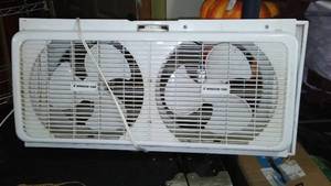 lot 122 image: 9 in. Dual Window Fan