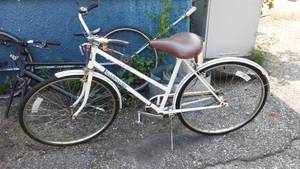 lot 143 image: Vintage Womans 3 Speed Cape Cod Roadmaster Bike.