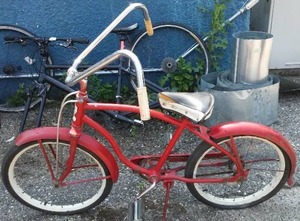 lot 144 image: Vintage Youth Bicycle.
