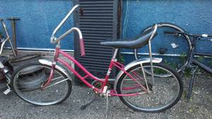 lot 145 image: Vintage Girls Murray Bike.