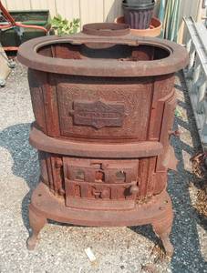 lot 167 image: Vintage Edith Wood Stove.