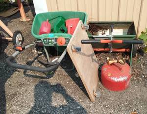 lot 168 image: Craftsman Bagger and Scotts  walk behind SeederSpreaders.
