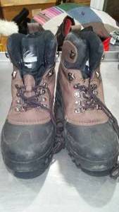 lot 187 image: Itasca Thinsulate Boots, Size 8