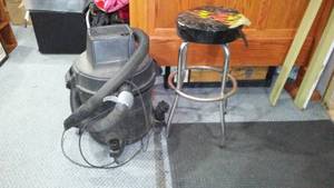 lot 203 image: Shop Vac and Stool.