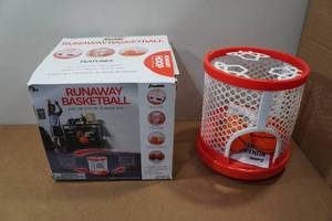 lot 29 image: Franklin Runaway Basketball
