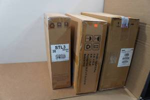 lot 35 image: 3 Raised Toilet Seats