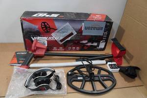 lot 45 image: Minelab Vanquish 540 Metal Detector
