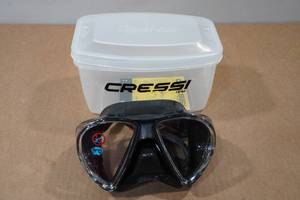 lot 107 image: Cressi Penta Mask