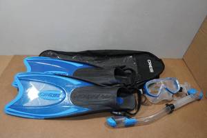lot 113 image: Cressi Adult Rondine Palau Fin Snorkel Set - Fin Size SM