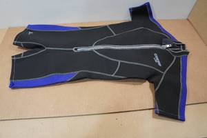 lot 121 image: Cressi Lido Womens 2mm Wetsuit - L4, Purple
