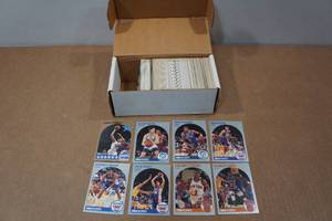 lot 130 image: 1990-91 Hoops Series I Basketball Cards