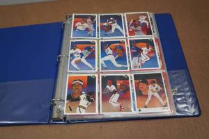 lot 140 image: Binder of Baseball Cards