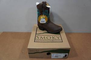 lot 167 image: Smoky Mountain Boots - Kids Size 9.5